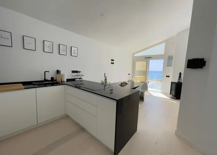 Colina Del Mar エステポナ